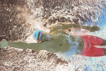 九游官网-禁区弧顶的独舞者，楚阿梅尼如何用两脚射门终结德巴百年缠斗