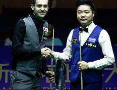 九游VIP-FLY险胜HKA，Knight操刀奇招英雄翻盘激烈交锋2025世界赛，技惊四座