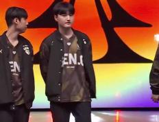 九游娱乐入口-TES血洗IG，Tarzan单局斩获MVP宿敌对决入围赛，锁定晋级资格