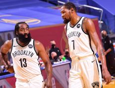 九游体育平台-乌切维奇表现抢眼，山猫连胜夺得东部总冠军