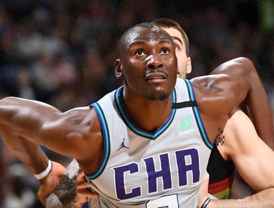 九游体育官方入口-包含灰熊力克凯尔特人,球员团队战斗意识浓厚的词条