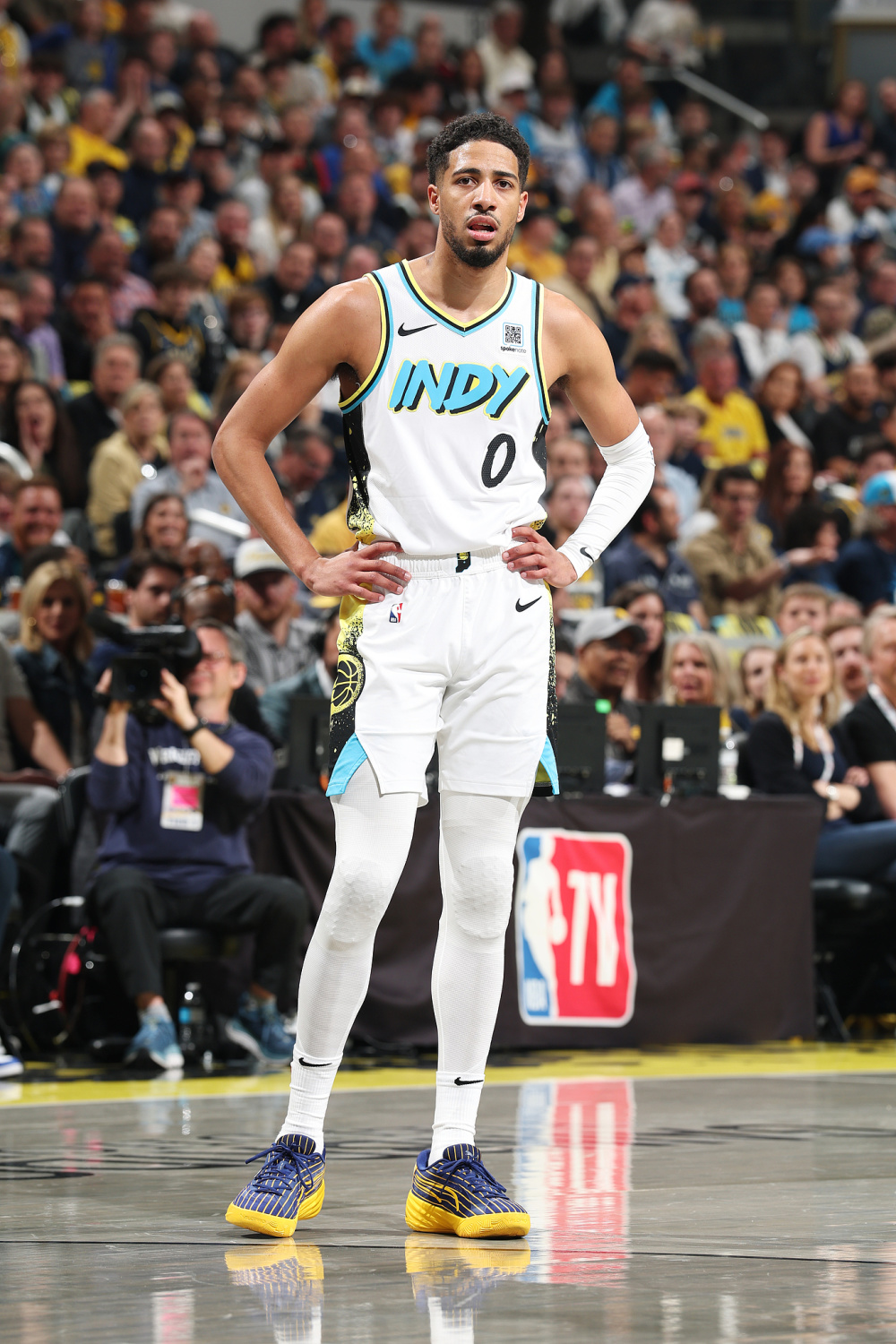 九游体育APP下载-雄鹿队主力球员连续伤停,战绩一落千丈?