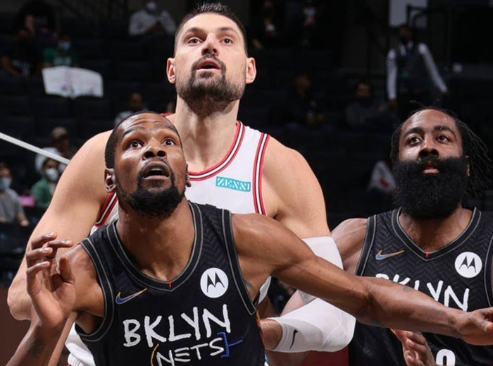 九游体育-雷霆翻盘篮网,拉文带队取胜